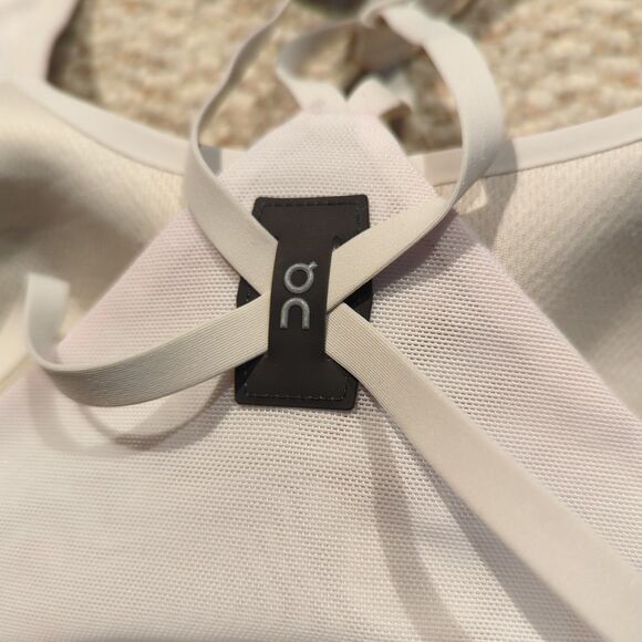 On Cloud Performance Sports Bra S-M White Strappy Active Gym Yoga - Picture 4 of 6